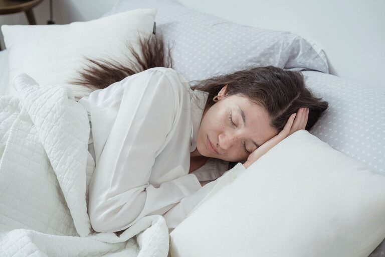 How to Choose the Right Pillow for Better Sleep